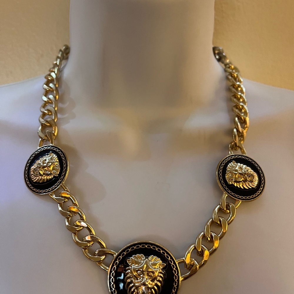 Gold Lion Pendant Chain Necklace